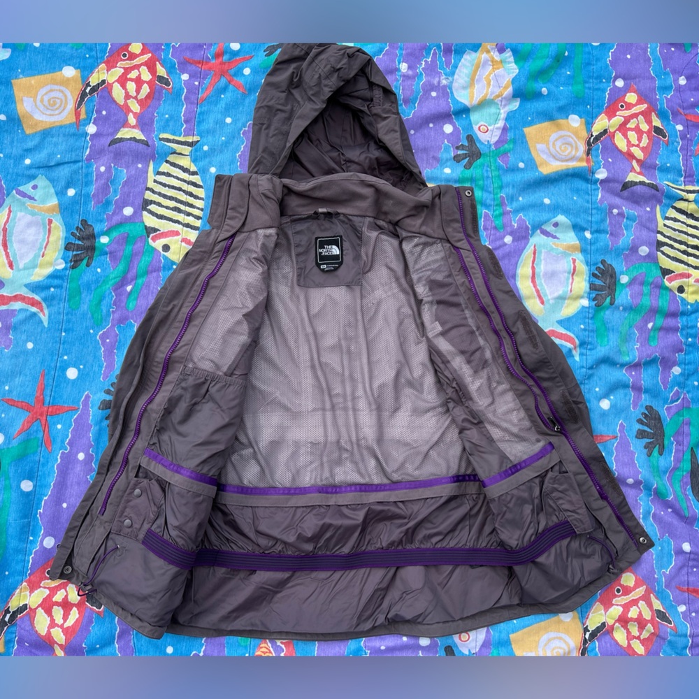 Women’s Grey full zip the north face coat with detachable hood & purple accents